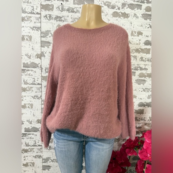 DAVI & DANI Dust Pink Fuzzy Sweater - Picture 2 of 6